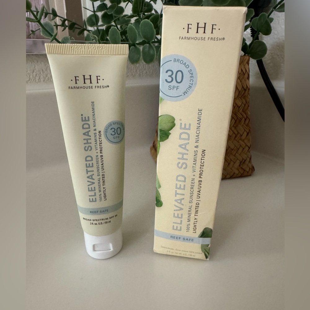 Brand New Farmhouse Fresh ELEVATED SHADE®AGE-DEFENDING 100% MINERAL SUNSCREEN